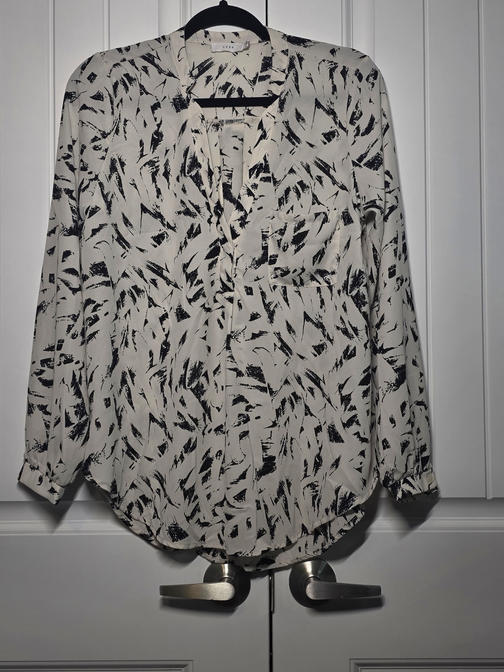 LUSH Black Cream Abstract Print Button Up Blouse Size M Long Sleeve